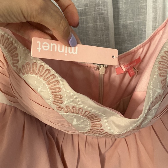 Ruffled, tiered dusty pink dress - Picture 3 of 3